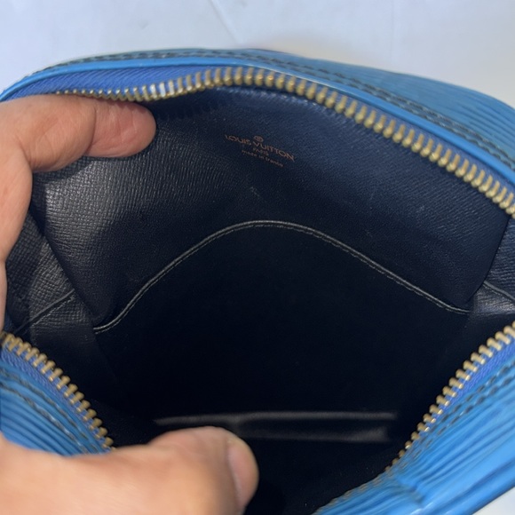 Authentic Louis Vuitton bag - Picture 12 of 16